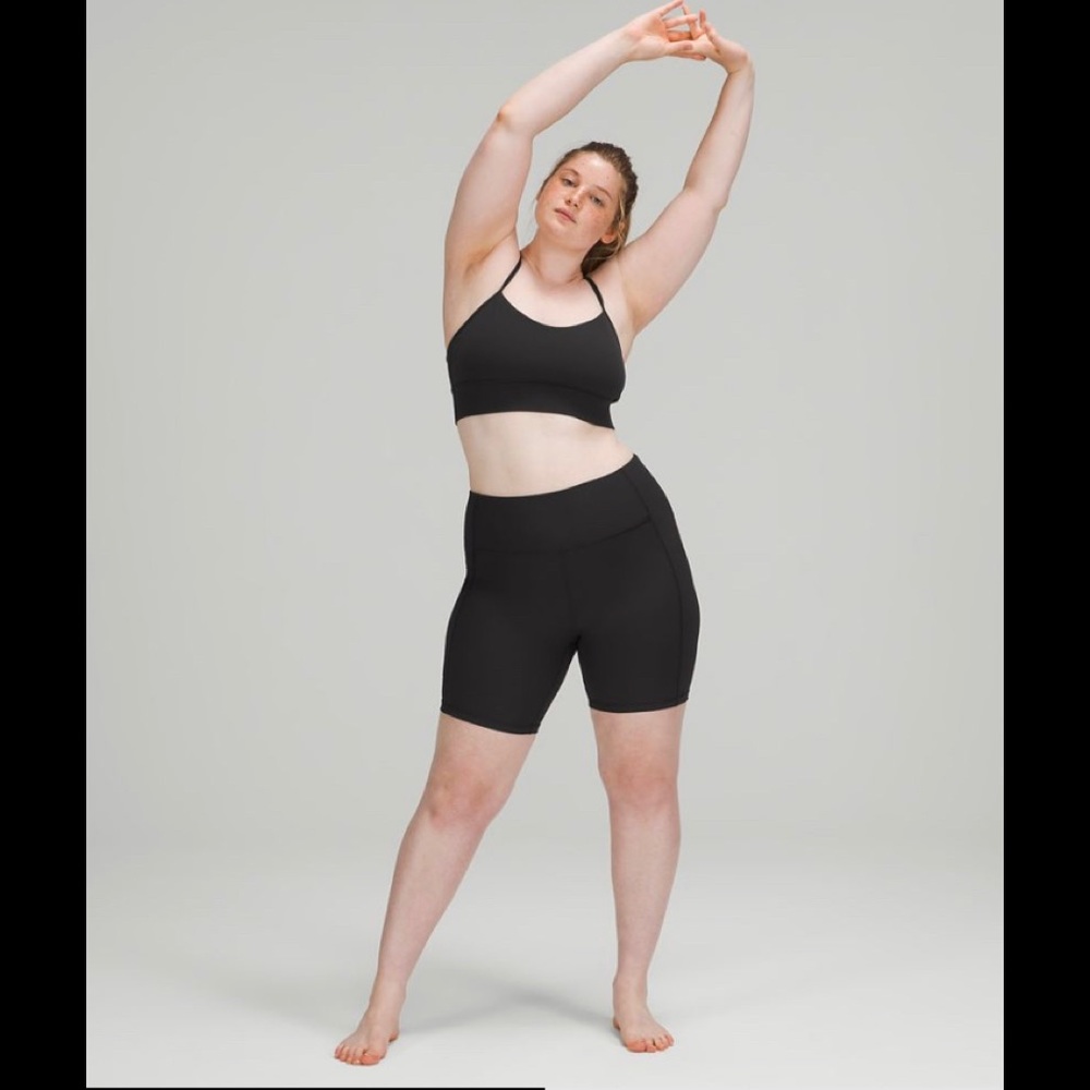 NWT lululemon Ribbed Contoured High-Rise Short 8",size 4